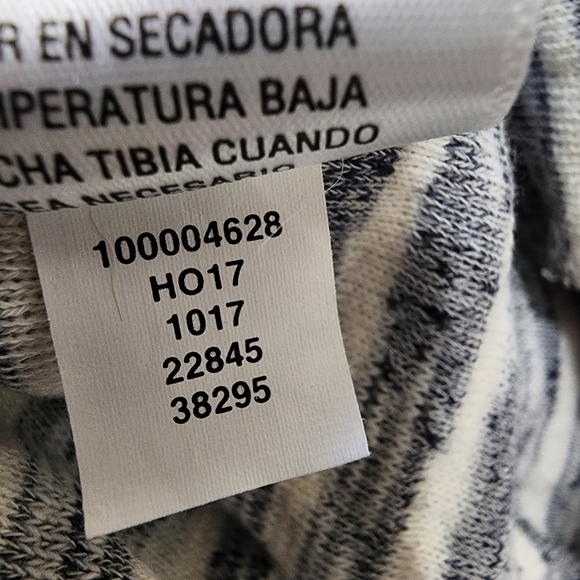 Style & Co Striped Lace Shoulder Long Sleeve Top w/ Chiffon Hem – Size Small - Picture 12 of 14